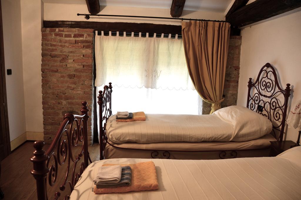 Agriturismo La Pieve Dogliani Rum bild